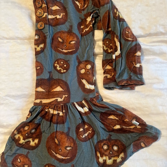 Posh Peanut pumpkin long sleeve twirl.  EUC 2T - Picture 3 of 6